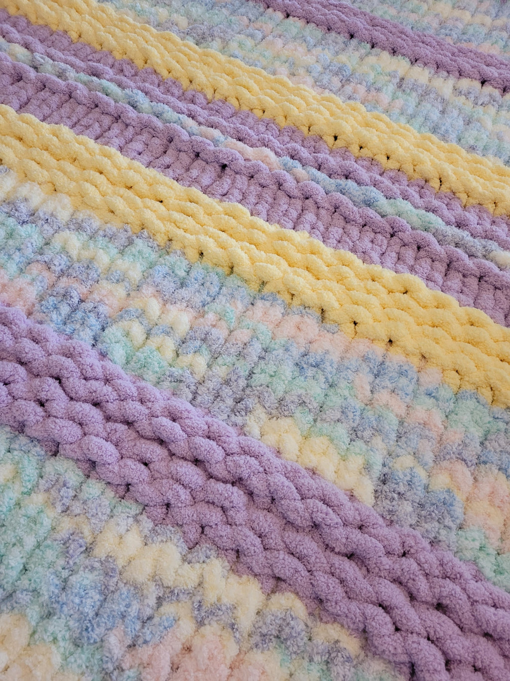 Spring Pastel Chunky Knit Throw — 48" × 52"