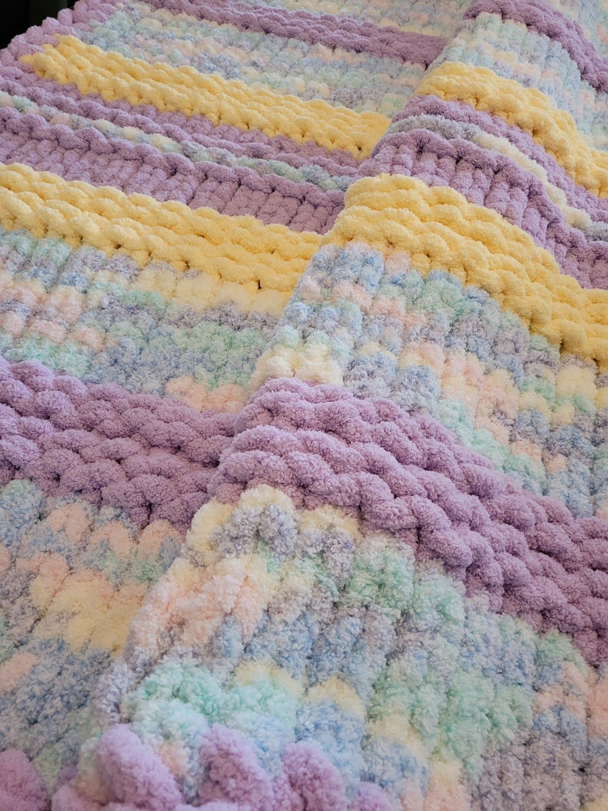 Spring Pastel Chunky Knit Throw — 48" × 52"