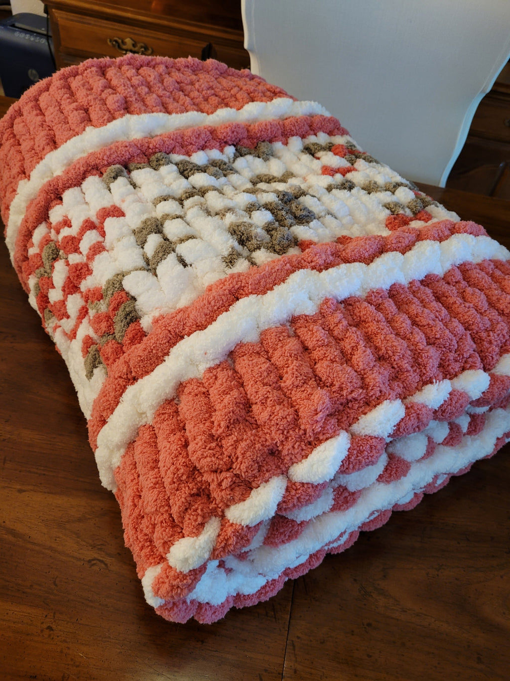 Hand‑Knit Chunky Throw – Terracotta & Cream Cozy Blanket, Soft Chenille Gift, 50x50