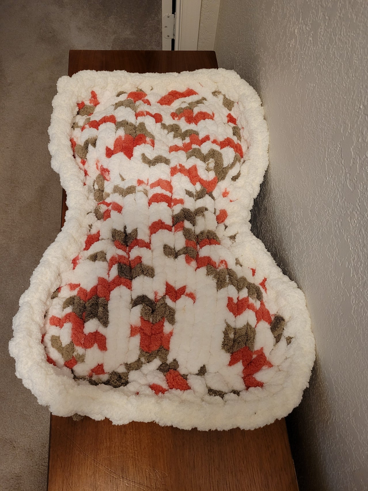 Hand‑Knit Terra Cotta Dog‑Bone Pet Bed — Chunky Chenille, Soft, Stuffed & Washable (24" x 18")